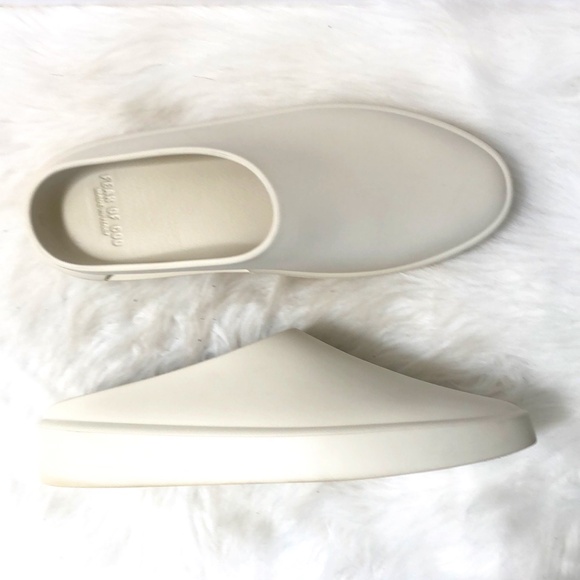 Fear Of God Mens Beige Flip Flop Size 44 / US Size 10.5 - Picture 2 of 9